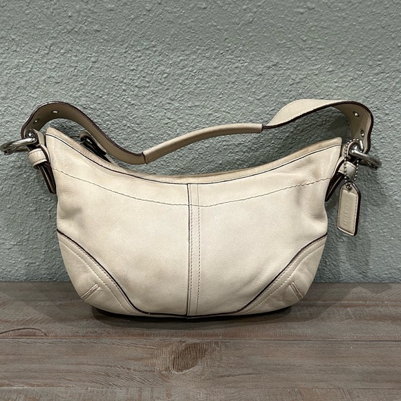 Coach Handbags - Authentic Vintage Coach Leather Shoulder Handbag